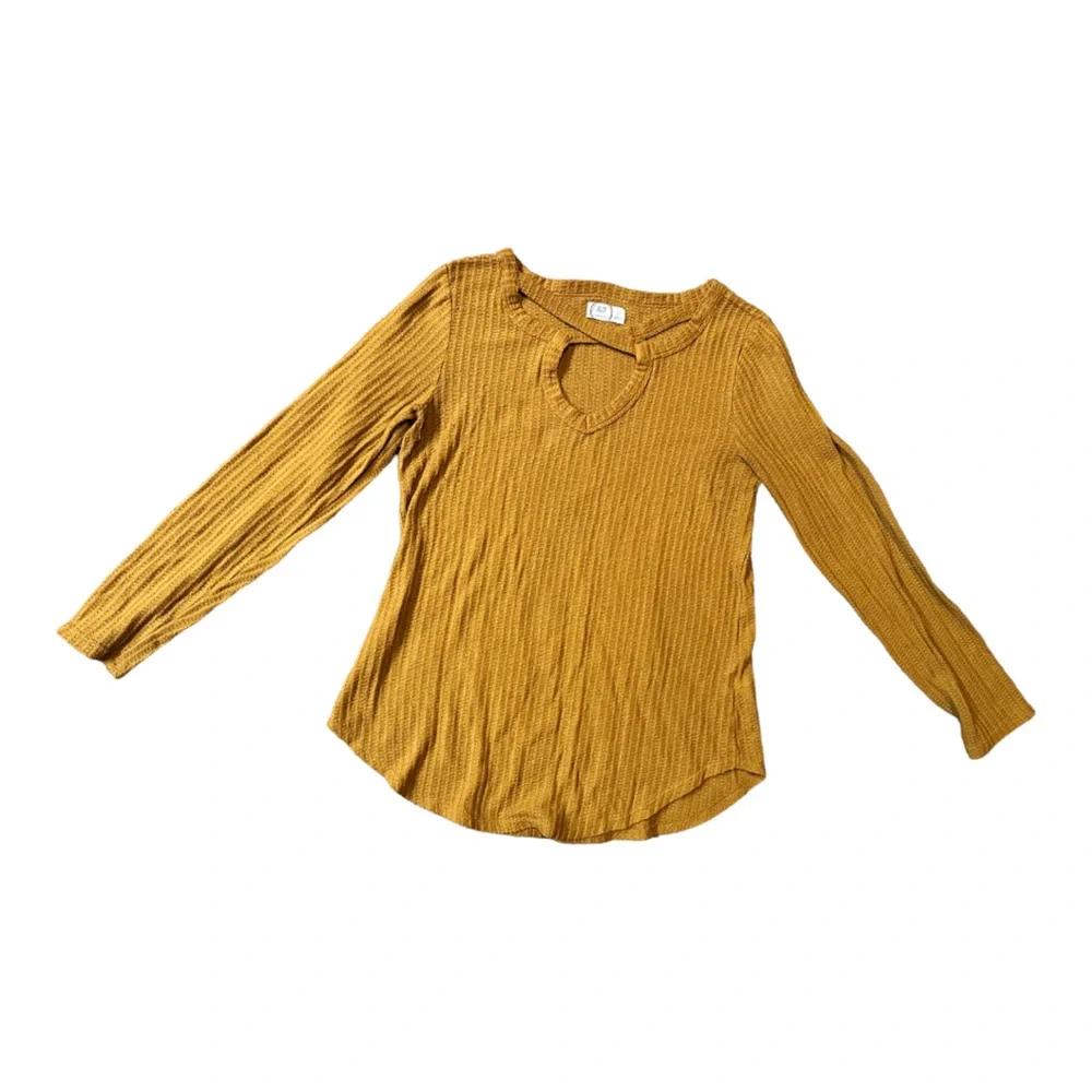 24/7 Maurice’s Long Sleeve - Picture 1 of 2